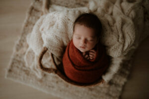 photographe nouveau-né à Civray près de Poitiers