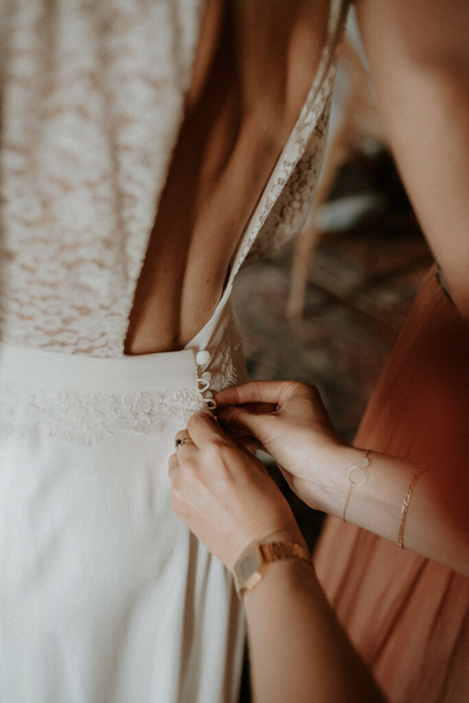 Préparatifs au Château de la Barbelinière à Thuré - Photographe mariage à Poitiers et dans la Vienne