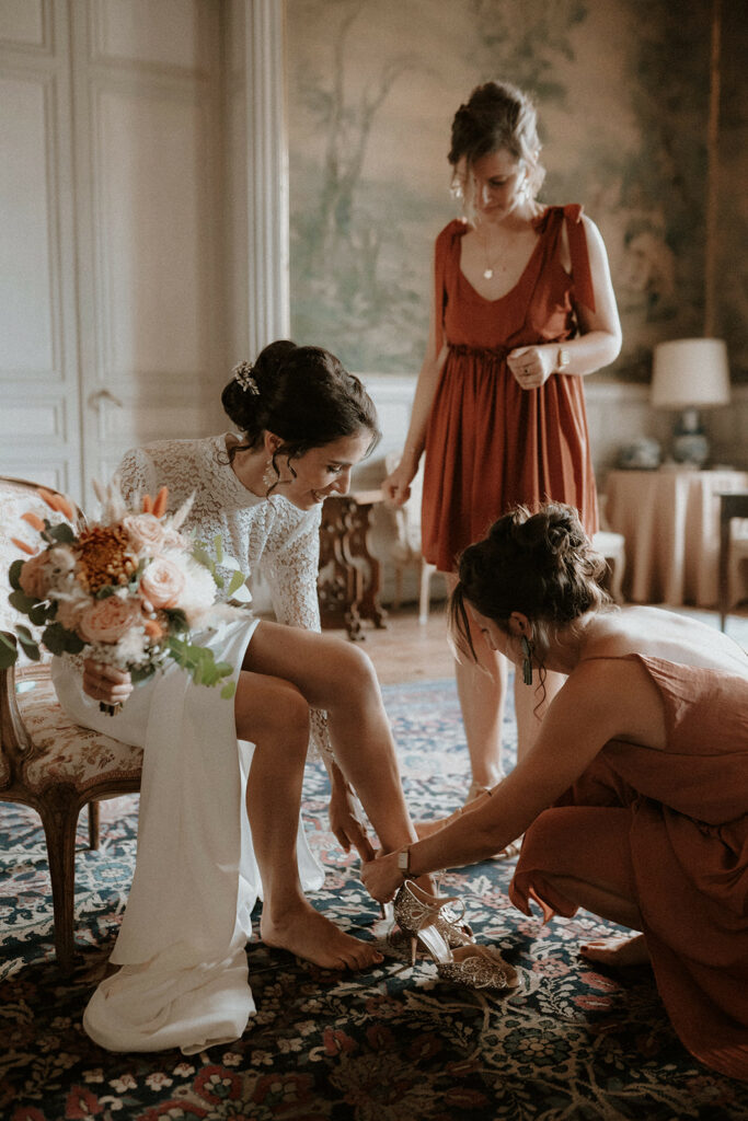 Préparatifs au Château de la Barbelinière à Thuré - Photographe mariage à Poitiers et dans la Vienne