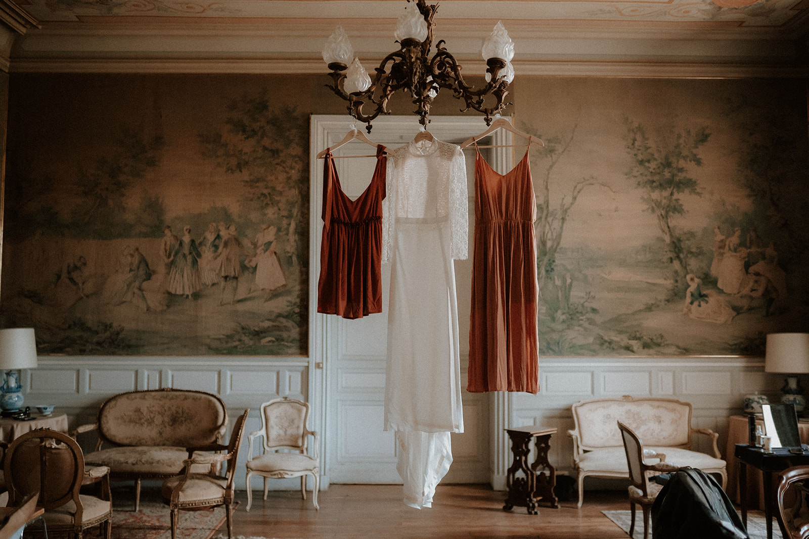 Préparatifs au Château de la Barbelinière à Thuré - Photographe mariage à Poitiers et dans la Vienne