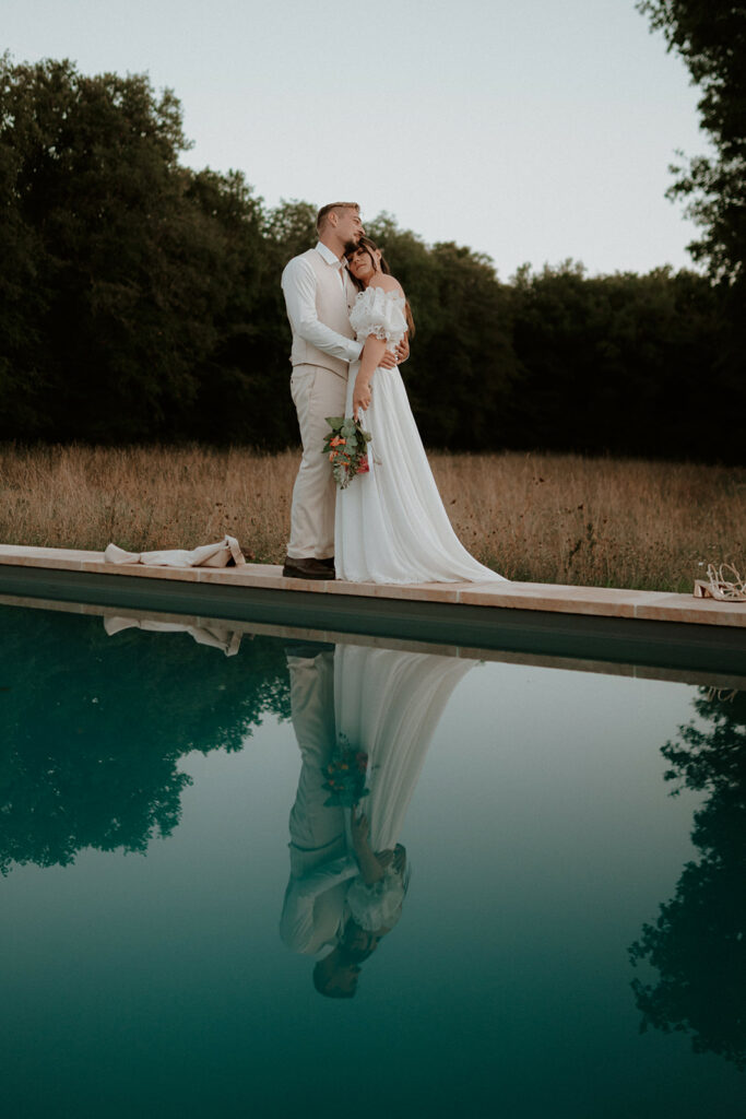 Mariage au domaine de la Thibaudière à Tercé dans la Vienne. Photos de couple. Photographe près de Poitiers