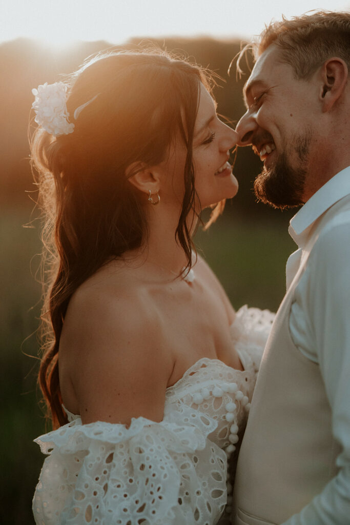 Mariage au domaine de la Thibaudière à Tercé dans la Vienne. Photos de couple. Photographe près de Poitiers
