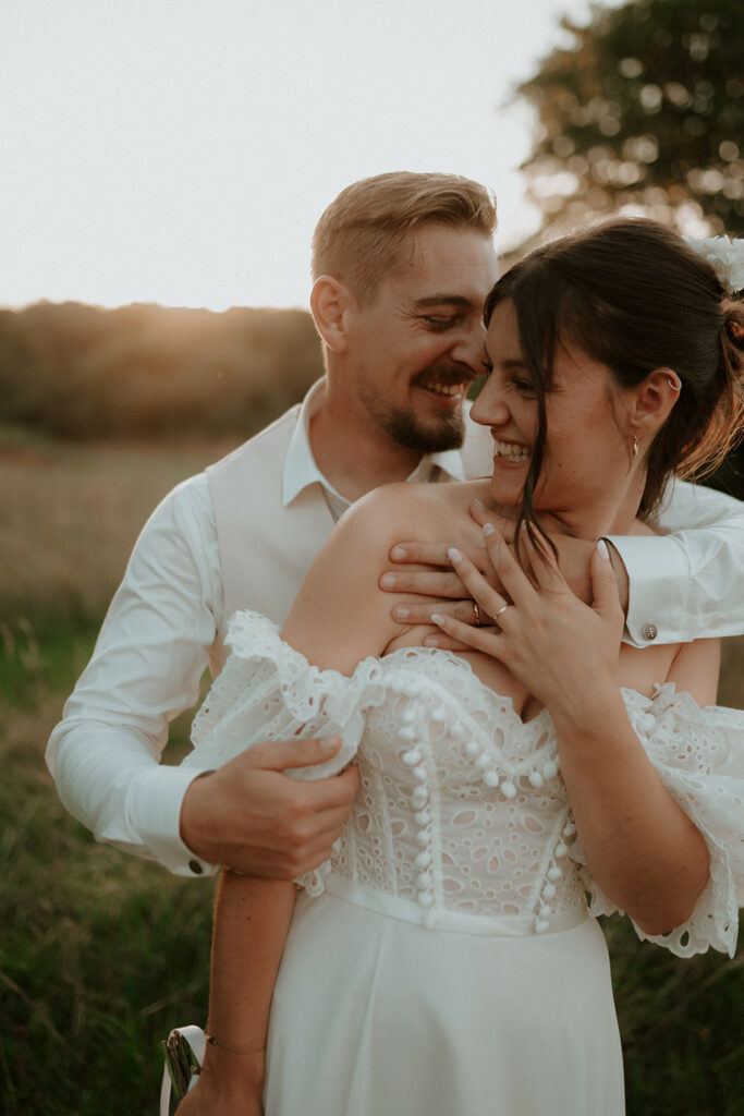 Mariage au domaine de la Thibaudière à Tercé dans la Vienne. Photos de couple. Photographe près de Poitiers