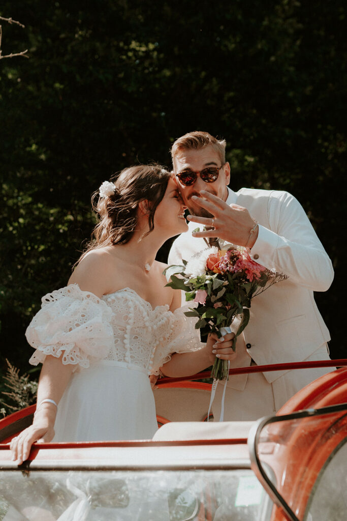 Mariage au domaine de la Thibaudière à Tercé dans la Vienne. Photos de couple. Photographe près de Poitiers