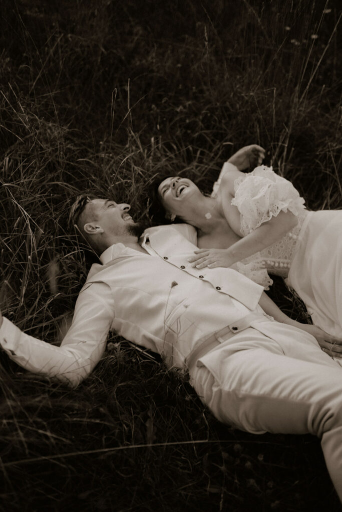 Mariage au domaine de la Thibaudière à Tercé dans la Vienne. Photos de couple. Photographe près de Poitiers