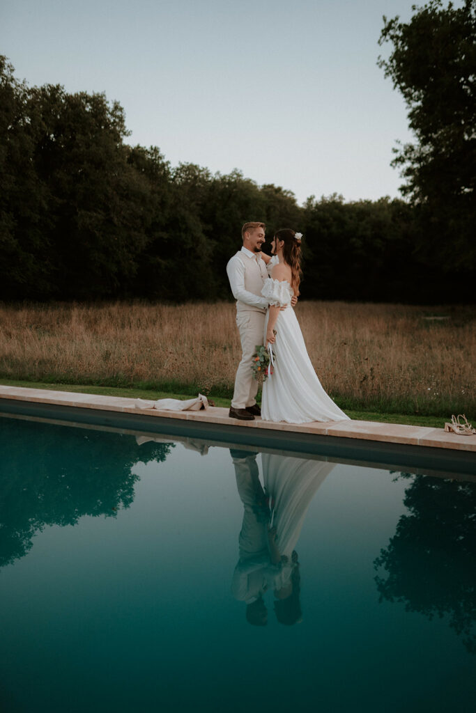 Mariage au domaine de la Thibaudière à Tercé dans la Vienne. Photos de couple. Photographe près de Poitiers