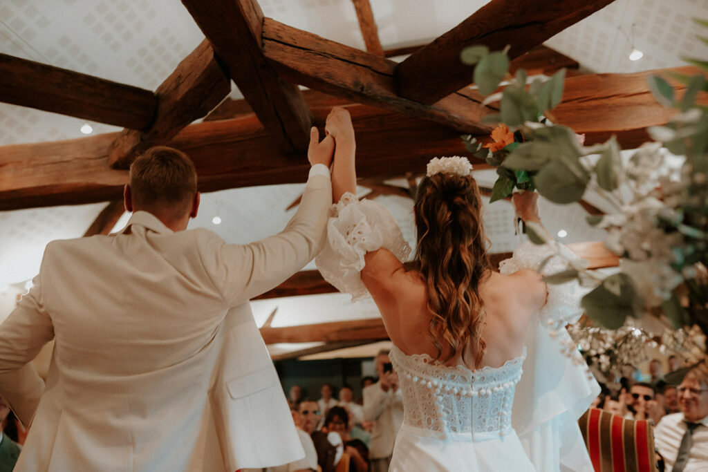 Mariage au domaine de la Thibaudière à Tercé dans la Vienne. Mairie. Photographe près de Poitiers