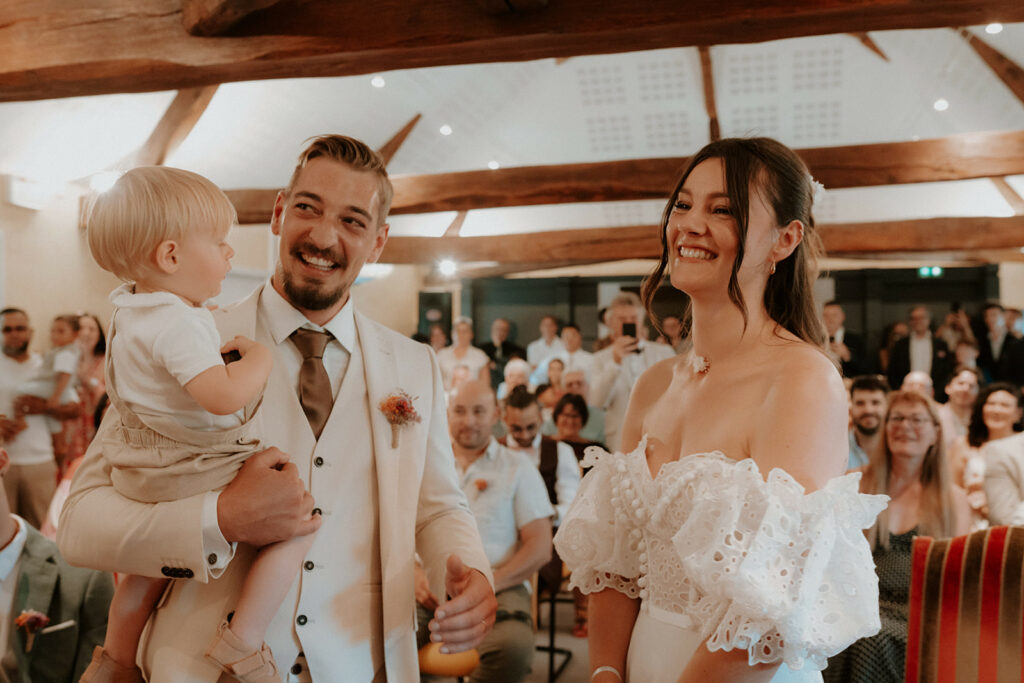 Mariage au domaine de la Thibaudière à Tercé dans la Vienne. Mairie. Photographe près de Poitiers