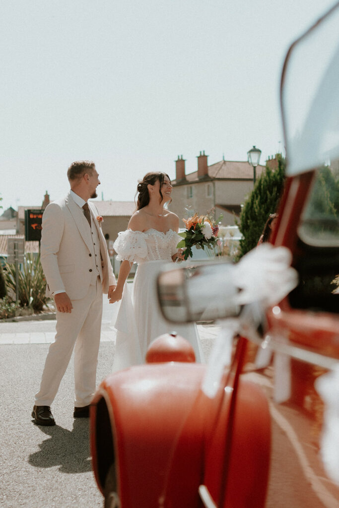 Mariage au domaine de la Thibaudière à Tercé dans la Vienne. Mairie. Photographe près de Poitiers