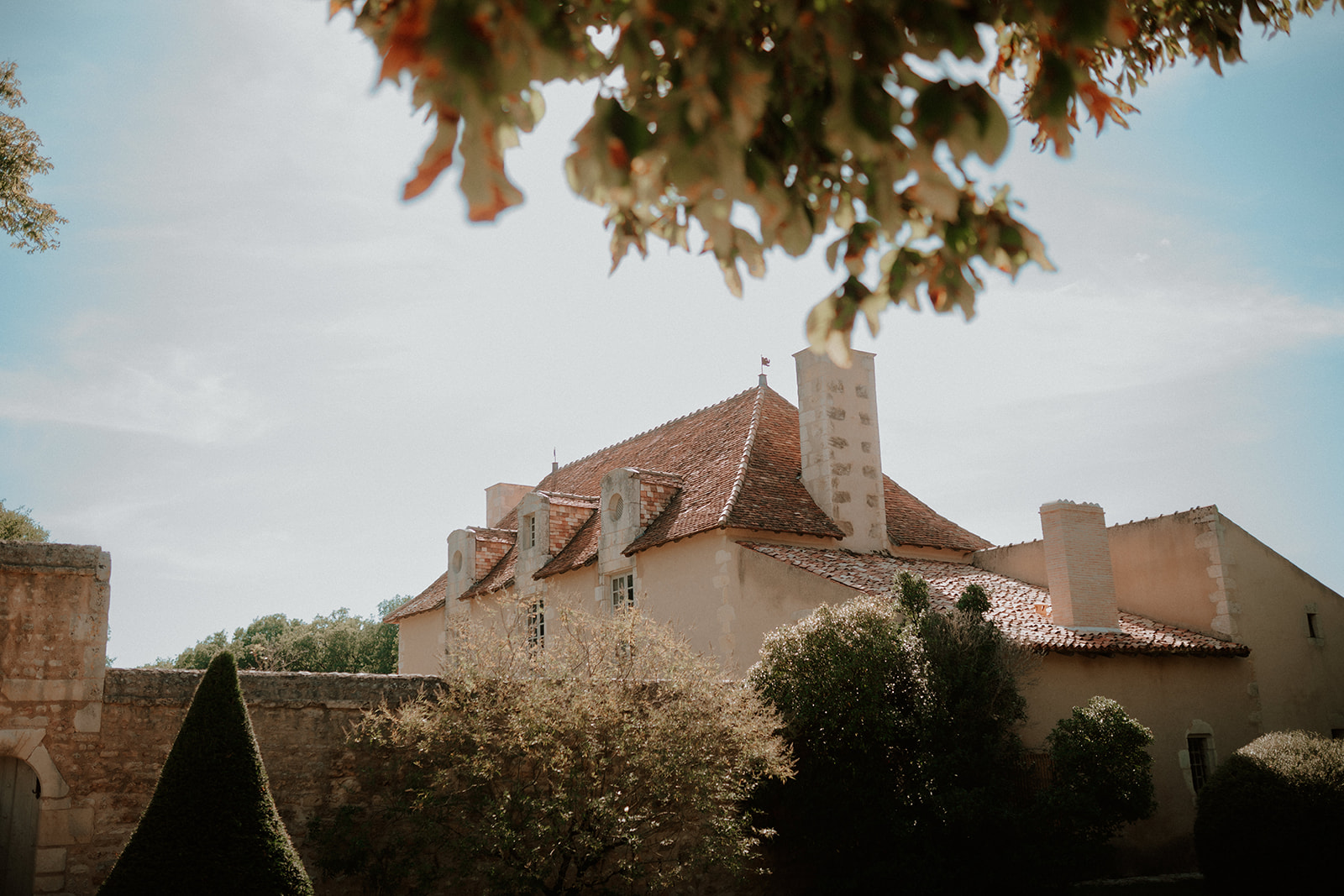Domaine de la Thibaudière à Tercé dans la Vienne, proche de Poitiers. Photographe mariage