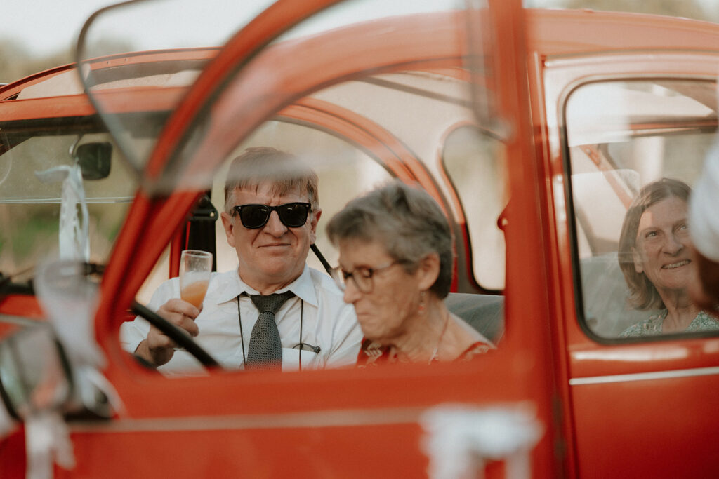 Mariage au domaine de la Thibaudière à Tercé dans la Vienne. Vin d'honneur. Photographe près de Poitiers