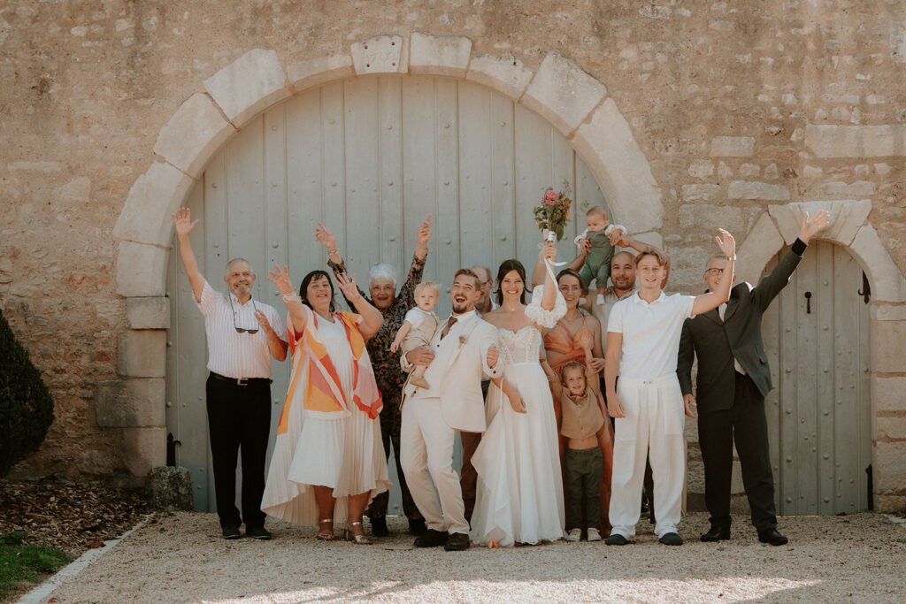 Mariage au domaine de la Thibaudière à Tercé dans la Vienne. Vin d'honneur. Photographe près de Poitiers