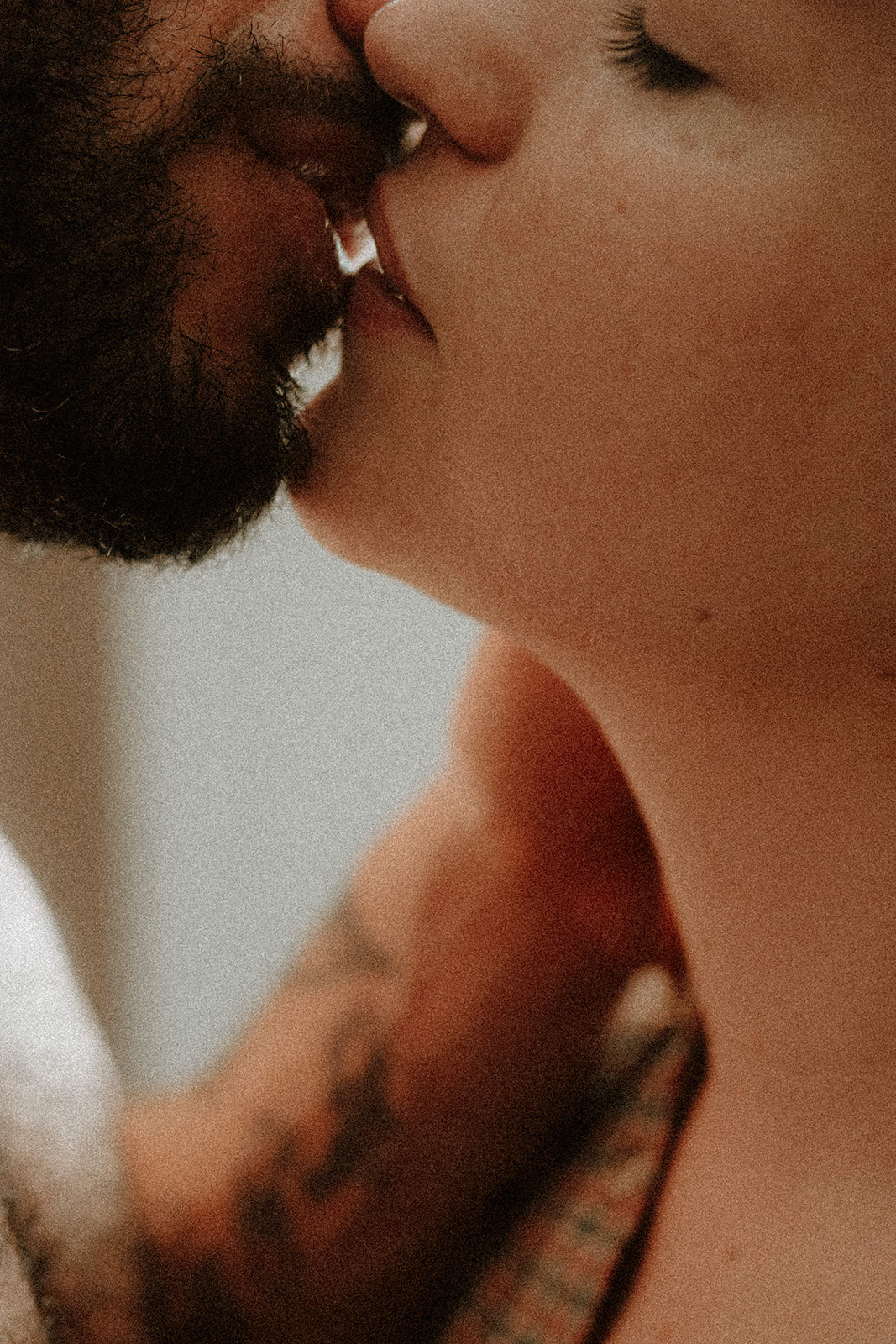 séance photo boudoir et intimiste en Charente, photographe couple à Angoulême