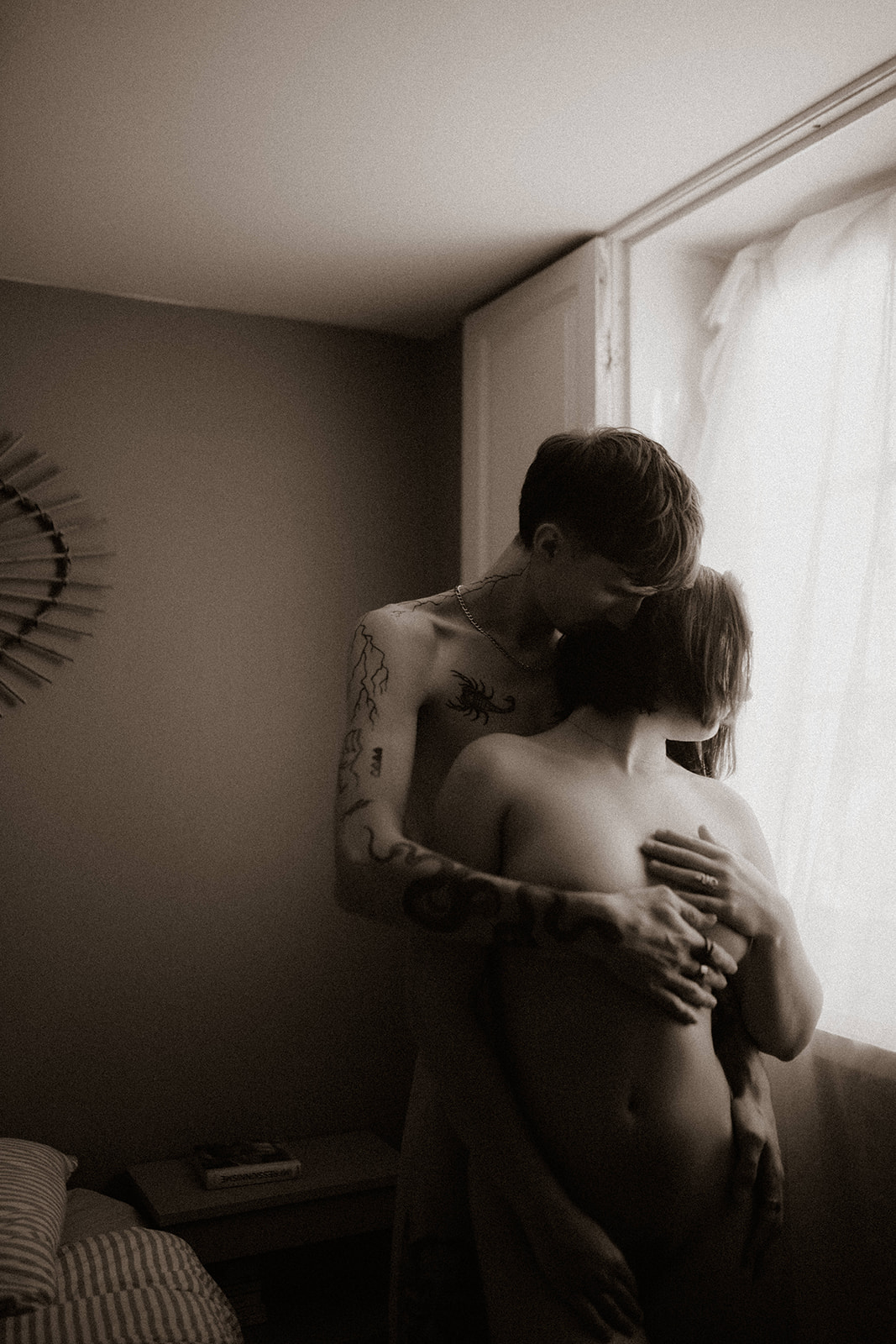 séance photo boudoir et intimiste en Charente, photographe couple à Angoulême