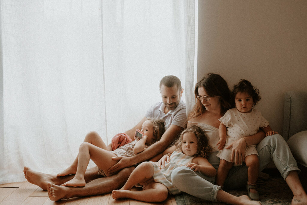 Séance famille à domicile près de Niort, Photographe dans les Deux-Sèvres