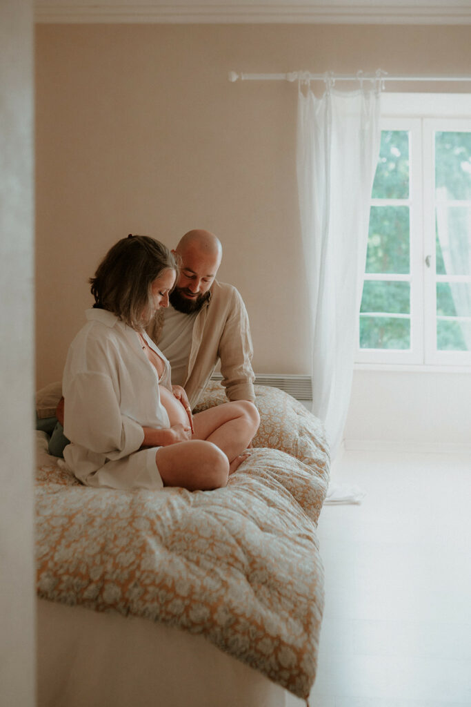Séance photo grossesse à domicile à Niort, photographe dans les Deux-Sèvres