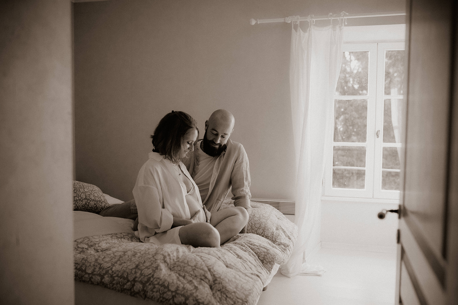 Séance photo grossesse à domicile à Niort, photographe dans les Deux-Sèvres