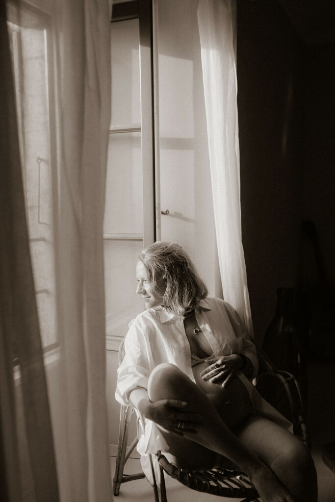 Séance photo grossesse à domicile à Niort, photographe dans les Deux-Sèvres