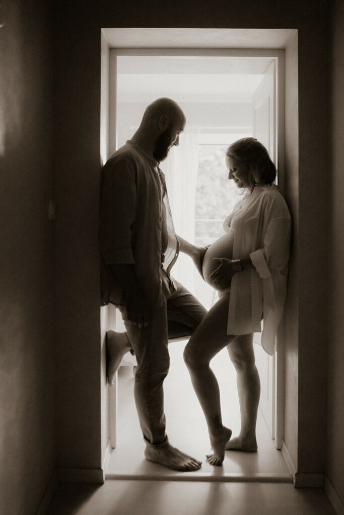Séance photo grossesse à domicile à Niort, photographe dans les Deux-Sèvres