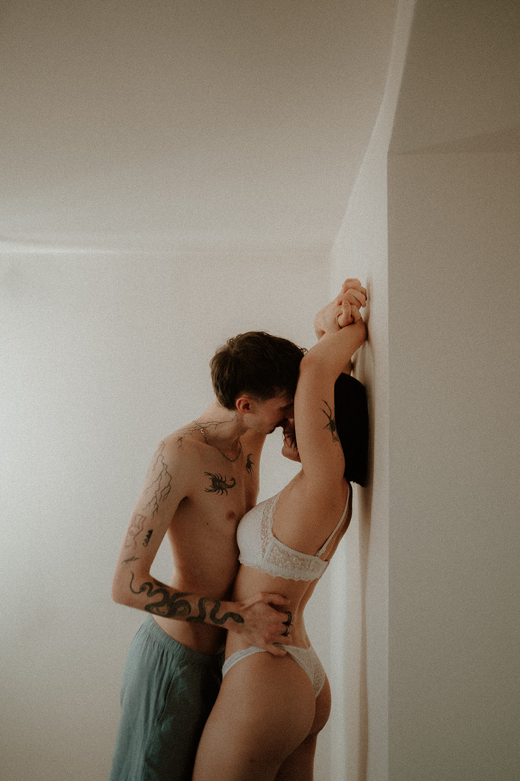 séance photo couple intimiste à Poitiers, dans la Vienne 86